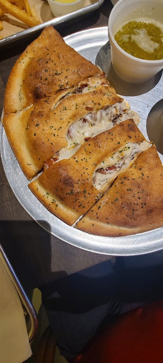 Falls Pizza And Craft Bar-7